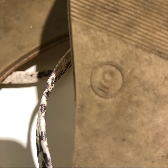 Gap Snakeskin Print flip flop Sandals size 9 - Picture 5 of 5